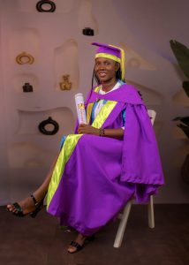 Daughter celebrates mother who finishes with superior honours 25 years after NCE– Edugist